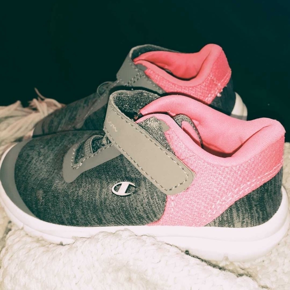 Toddler Girl Running Shoes - Picture 1 of 3